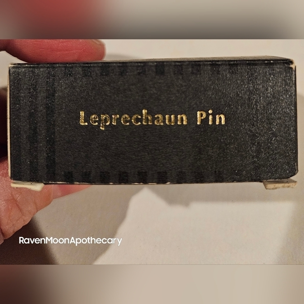 Avon Leprechaun Pin - Picture 4 of 5